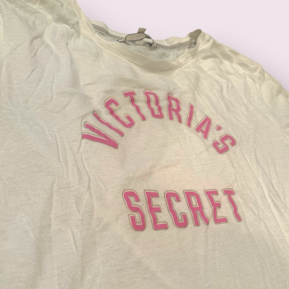Women's Set of Two Victoria's Secret Pink Cream T-Shirts Size Medium - Picture 3 of 13